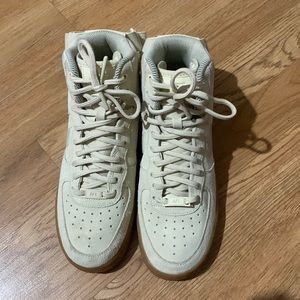 Nike Air  Force 1 high “07 lv8  cream color. Only worn 2 times. Size YS 7.5